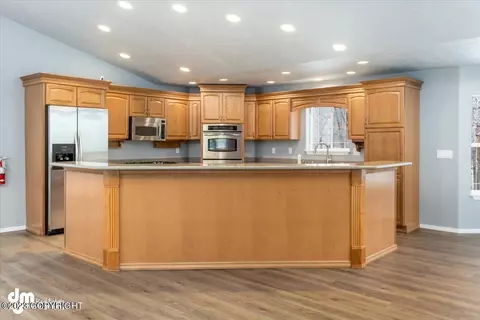 450 N Klouda Cir, Wasilla, AK 99654