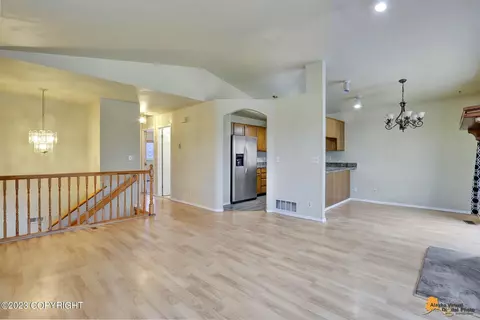 4161 Mclean Pl, Anchorage, AK 99504
