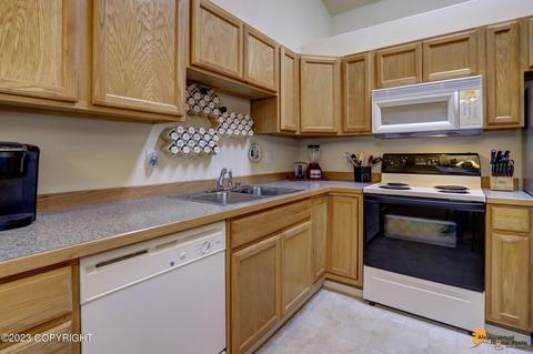 5569 Sapphire Loop # 10A, Anchorage, AK 99504 photo 13