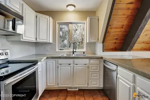4040 E 112th Ave, Anchorage, AK 99516 photo 13