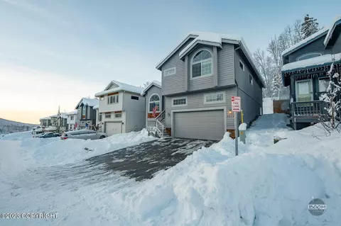 20527 Birch Crest Ln, Eagle River, AK 99577