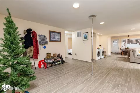 2406 E 27th Ave, Anchorage, AK 99508 photo 10