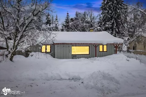 2406 E 27th Ave, Anchorage, AK 99508 photo 4
