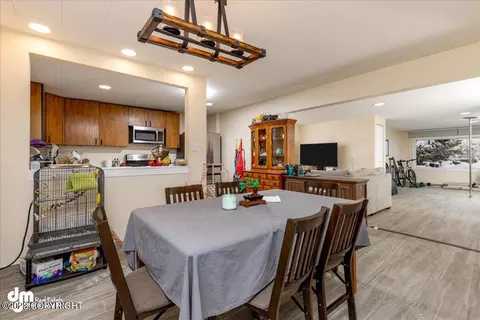 2406 E 27th Ave, Anchorage, AK 99508 photo 9