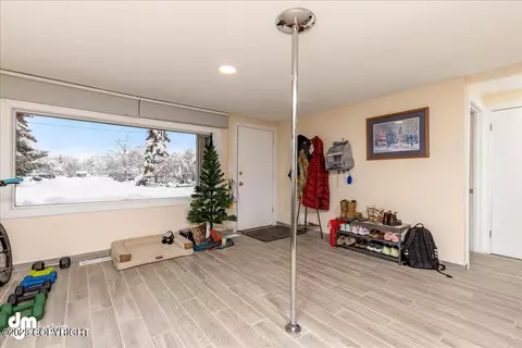 2406 E 27th Ave, Anchorage, AK 99508 photo 11