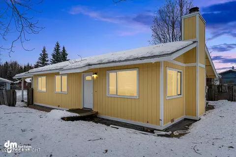 3741 Beeman Cir, Anchorage, AK 99507