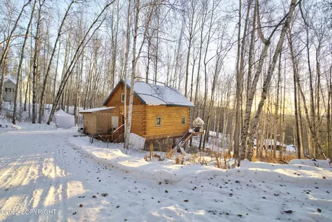 457 Summer Ave, Fairbanks, AK 99709
