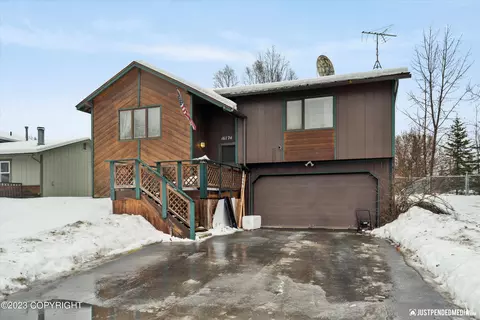 16724 Riddell Cir, Eagle River, AK 99577