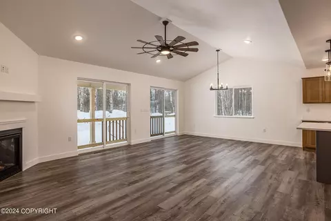 Living - 1021 E Mountain Peak Loop, Palmer, AK 99645 photo 5 of 5