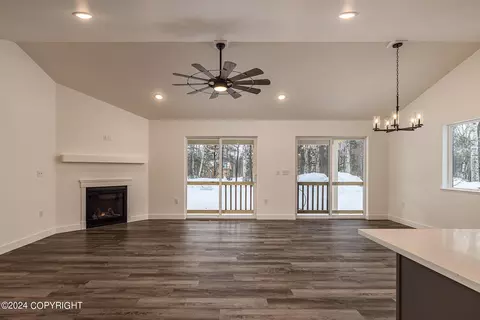 Living - 1021 E Mountain Peak Loop, Palmer, AK 99645 photo 4 of 5
