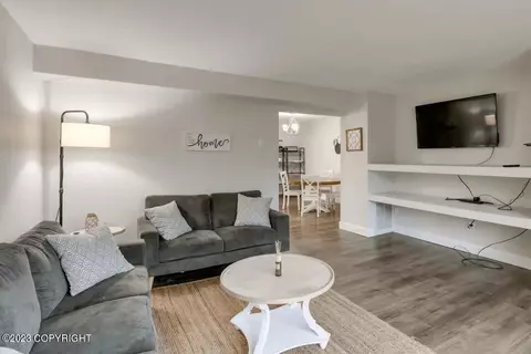 3830 Telequana Dr, Anchorage, AK 99517