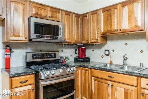 18539 Neumann Cir, Eagle River, AK 99577 photo 6