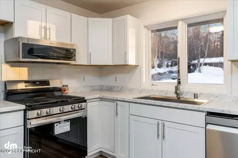 2041 Ivan Dr, Anchorage, AK 99507 photo 7