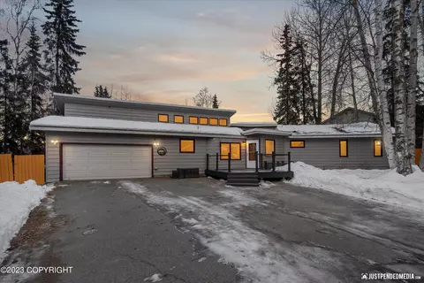 7611 Evander Dr, Anchorage, AK 99518