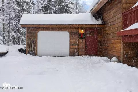 10610 High Bluff Dr, Eagle River, AK 99577 photo 4