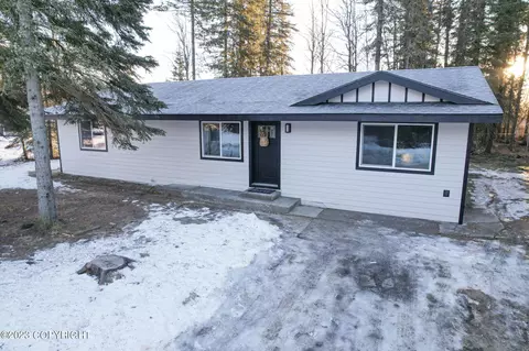 1035 Redoubt Ave, Kenai, AK 99611