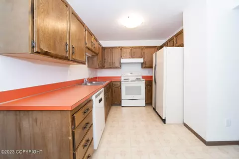 9301 Strathmore Dr, Anchorage, AK 99502 photo 5