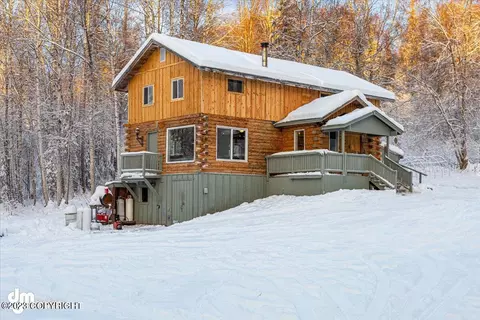 22085 E Faith Cir, Willow, AK 99688