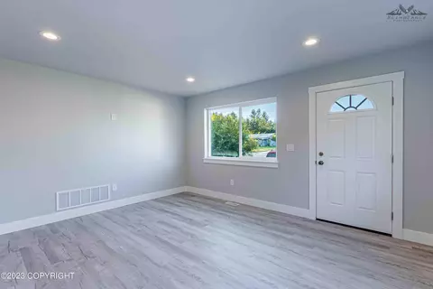 361 Eagle Ave, Palmer, AK 99645 photo 4