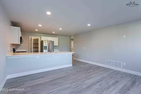 361 Eagle Ave, Palmer, AK 99645 photo 3