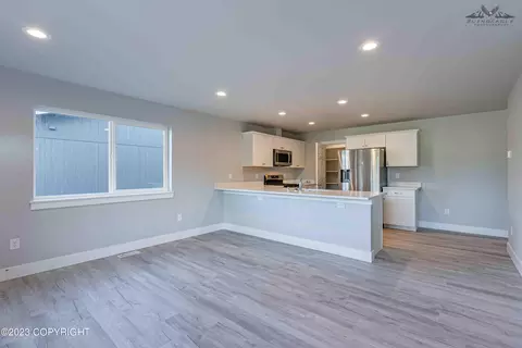 361 Eagle Ave, Palmer, AK 99645 photo 2