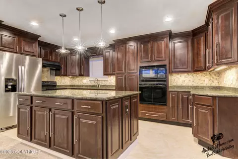 5701 Jordan Cir, Anchorage, AK 99504