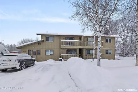 9130 Washburn St, Anchorage, AK 99502