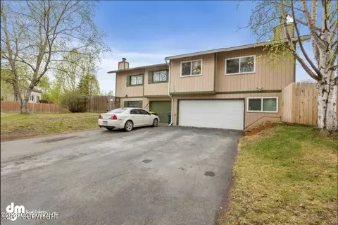 8311 Ragged Top Cir, Anchorage, AK 99504