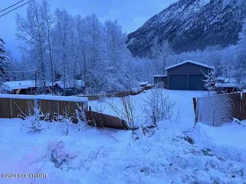 21407 Settlers Dr, Chugiak, AK 99567 photo 3
