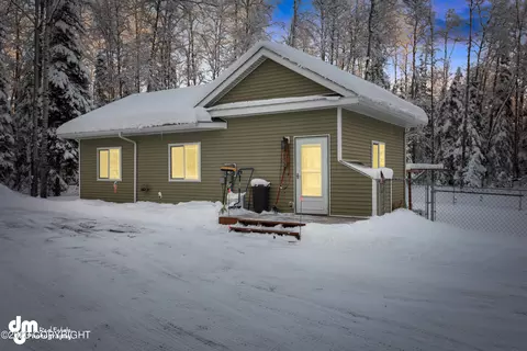 6400 W Fuller Lake Cir, Wasilla, AK 99623