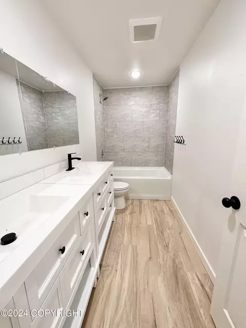 Bath - 128 E Danview Ave, Homer, AK 99603 photo 2 of 3