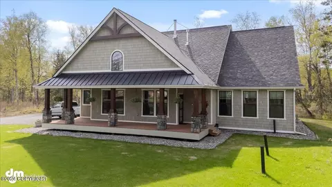 7872 N Showers St, Palmer, AK 99645