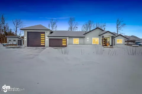 1435 S Andre Cir, Palmer, AK 99645