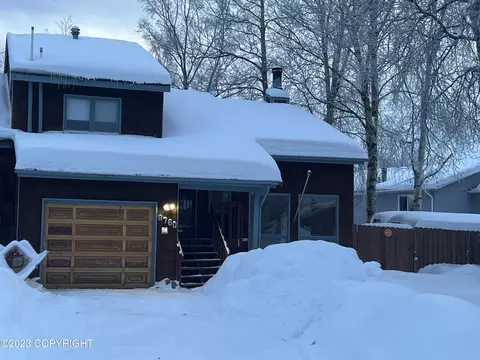 8760 Beachwood Cir, Anchorage, AK 99502
