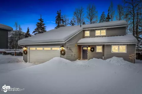 17450 Toakoana Dr, Eagle River, AK 99577