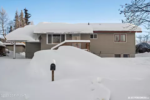 3805 Seaforth Pl, Anchorage, AK 99508