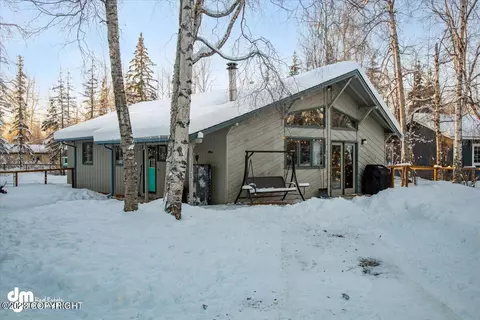 3424 N Wolverine Dr, Wasilla, AK 99654