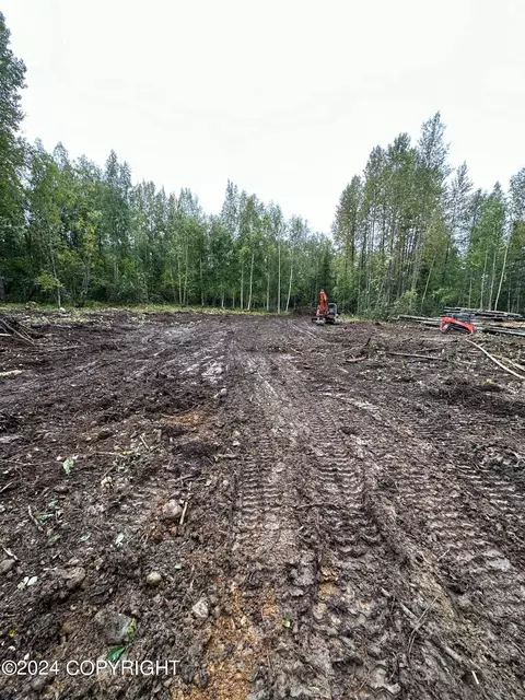 000 Old Pioneer Dr, Chugiak, AK 99567