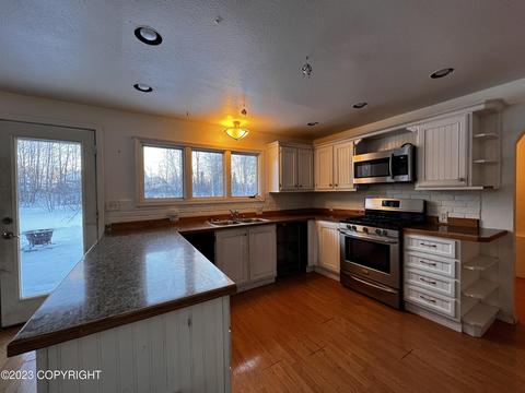 2760 Ruby Dr, Anchorage, AK 99502 photo 11