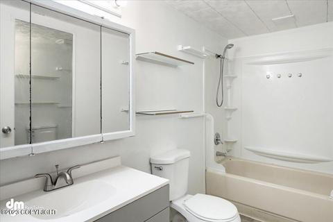 6721 E 10th Ave, Anchorage, AK 99504 photo 19