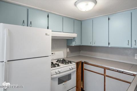 6721 E 10th Ave, Anchorage, AK 99504 photo 6