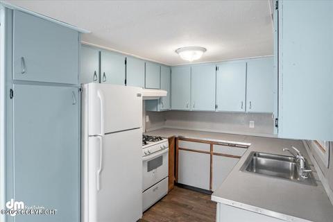 6721 E 10th Ave, Anchorage, AK 99504 photo 5