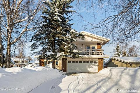 6731 Pickwick Pl, Anchorage, AK 99504 photo 1