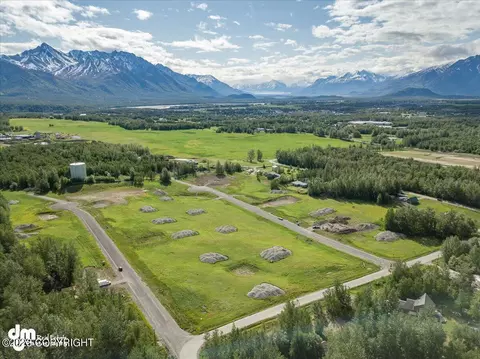 11926 E Apple Cir, Palmer, AK 99645