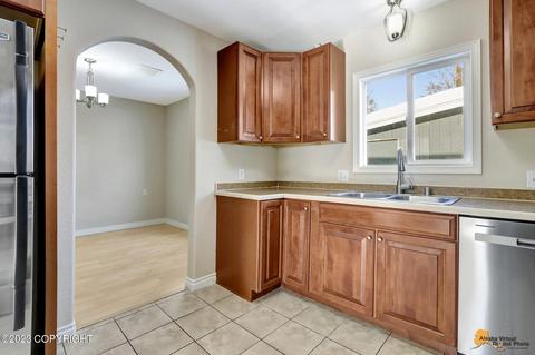 327 E 15th Ave, Anchorage, AK 99501 photo 8
