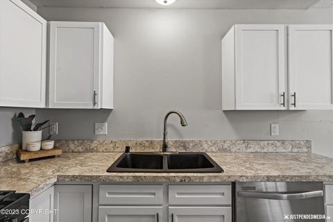 7808 Chaimi Loop, Anchorage, AK 99504 photo 8