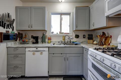 4505 E 8th Ave, Anchorage, AK 99508 photo 13