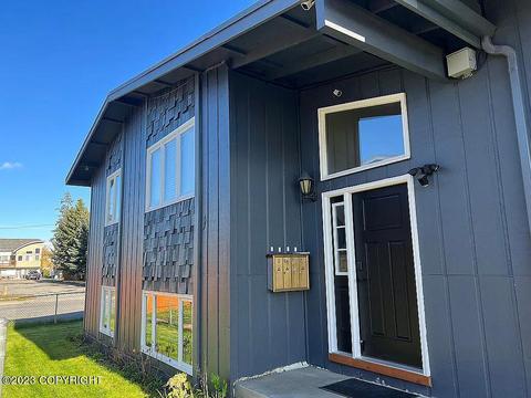 1232 E 10th Ave, Anchorage, AK 99501 photo 1
