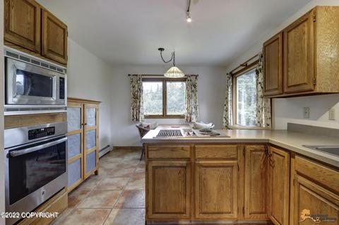 8681 E Klatt Rd, Anchorage, AK 99507 photo 13