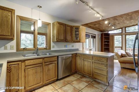 8681 E Klatt Rd, Anchorage, AK 99507 photo 11